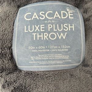 Cascade Luxe Plush Throw NWT